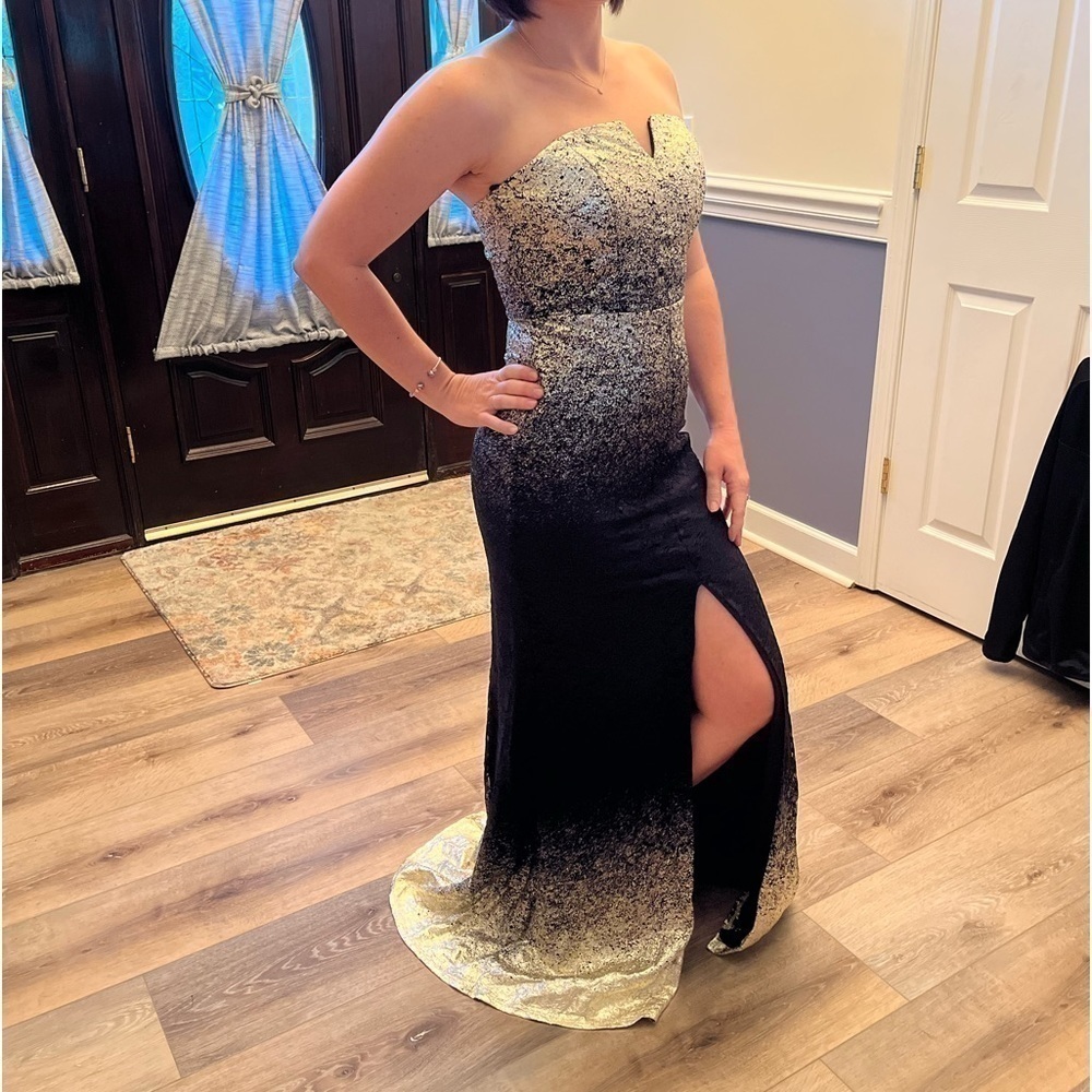 B. Smart Black and Gold Strapless Prom Dress
